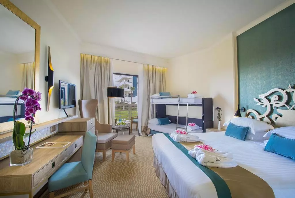 grand_resort_limassol_shabavizparvaz_09.jpg