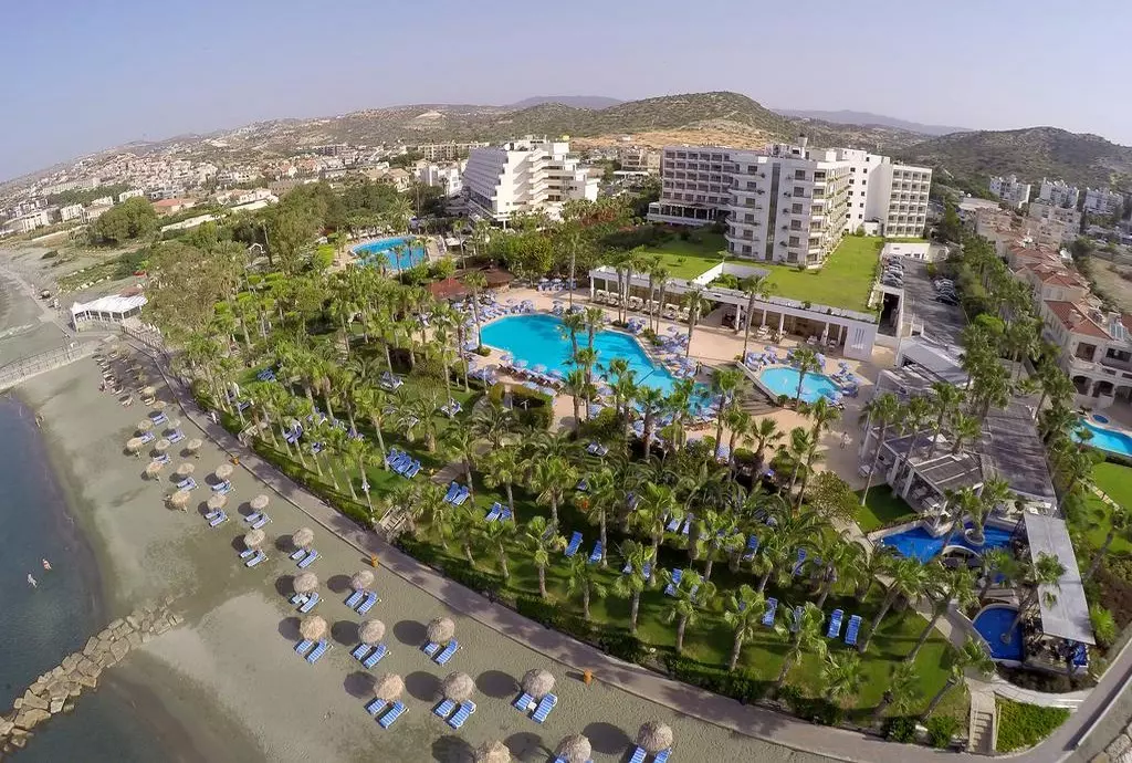 grand_resort_limassol_shabavizparvaz_10.jpg
