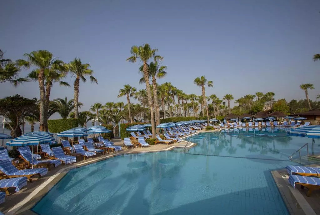 grand_resort_limassol_shabavizparvaz_13.jpg