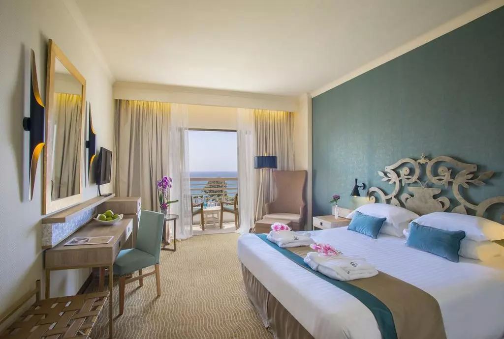 grand_resort_limassol_shabavizparvaz_14.jpg