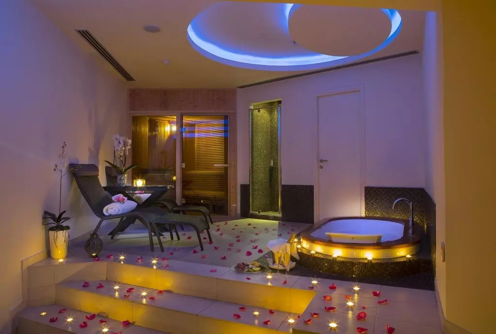 grand_resort_limassol_shabavizparvaz_16.jpg