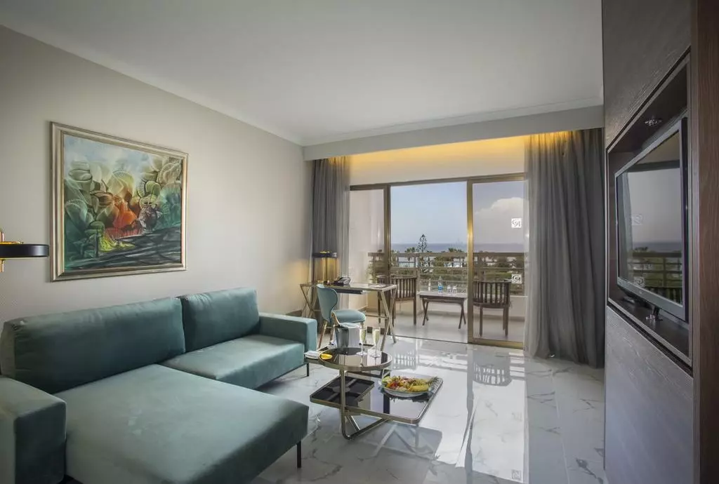 grand_resort_limassol_shabavizparvaz_22.jpg