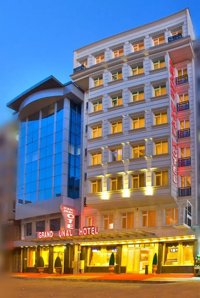 grand_unal_istanbul_shabavizparvaz_02.jpg