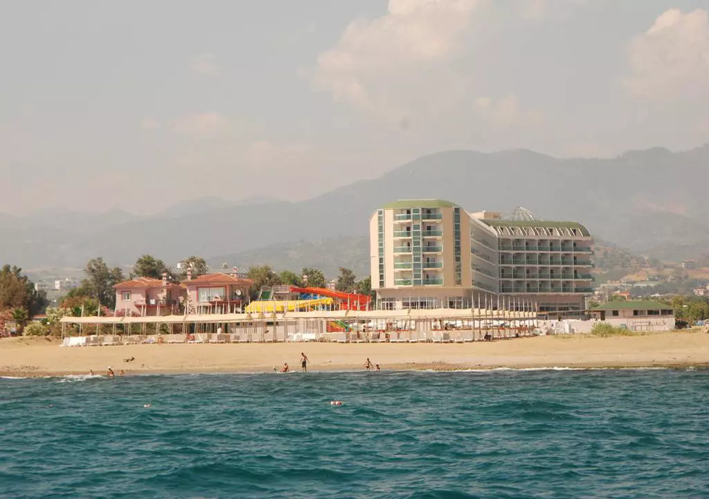 hedef_beach_resort_shabavizparvaz_03.jpg