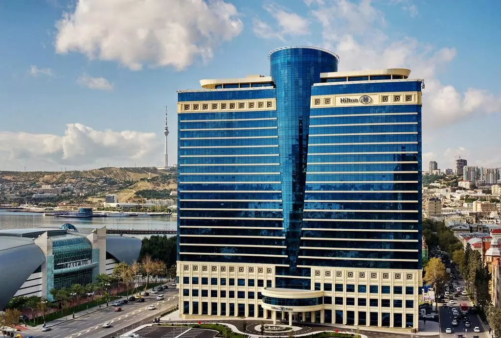hilton_baku_shabavizparvaz_02.jpg