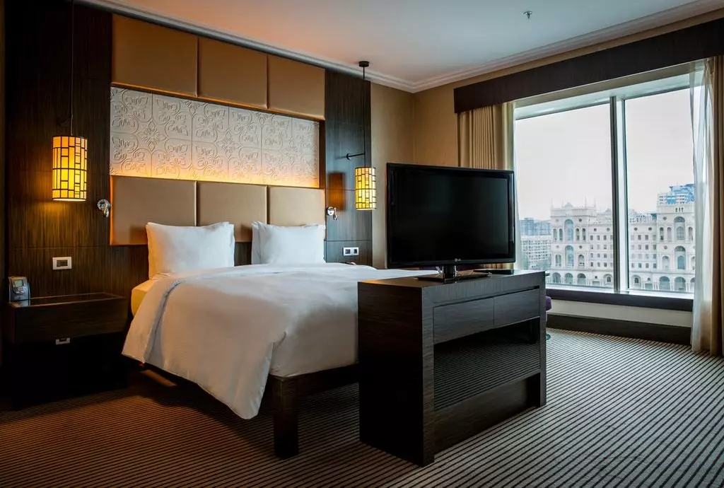 hilton_baku_shabavizparvaz_08.jpg