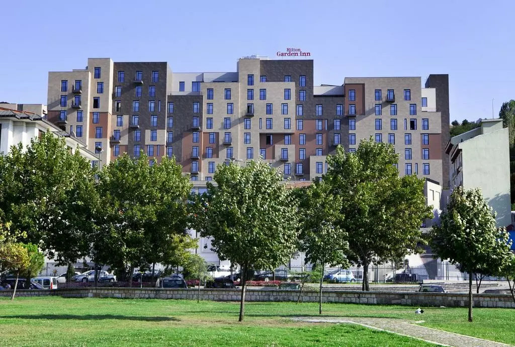 hilton_garden_inn_shabavizparvaz_01.jpg