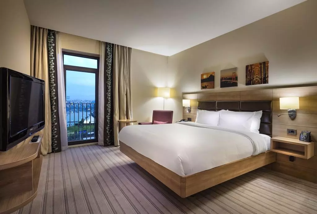 hilton_garden_inn_shabavizparvaz_02.jpg