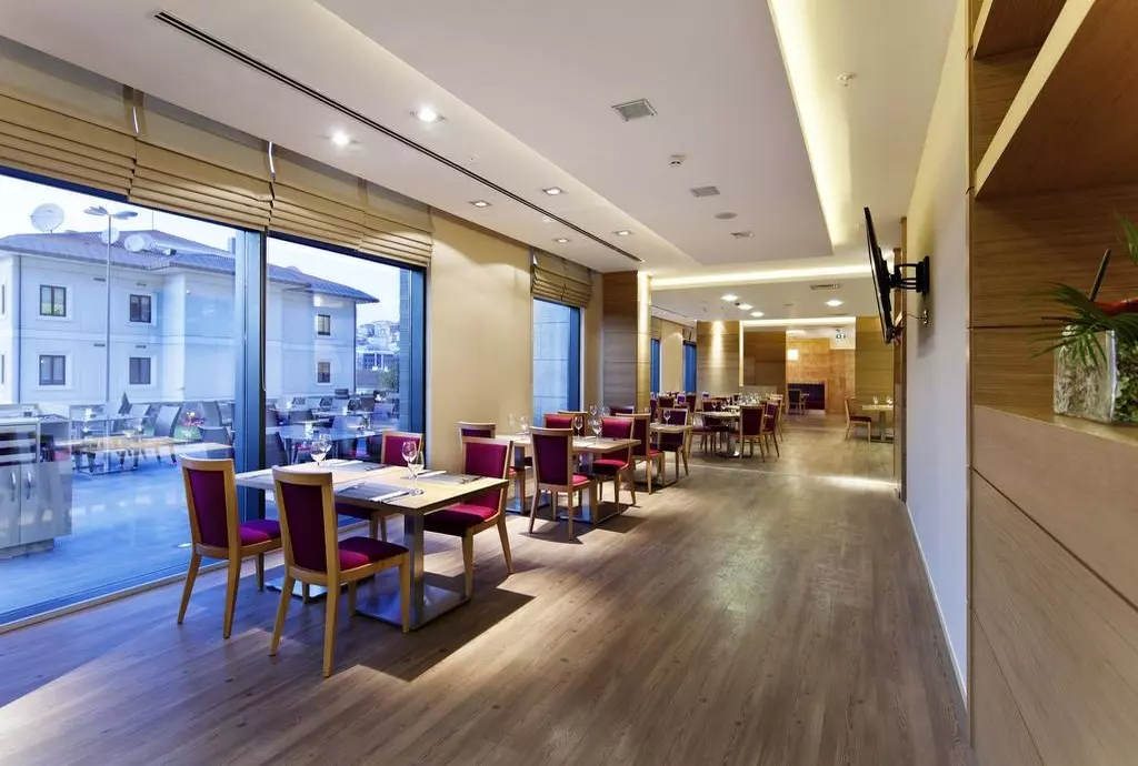 hilton_garden_inn_shabavizparvaz_08.jpg