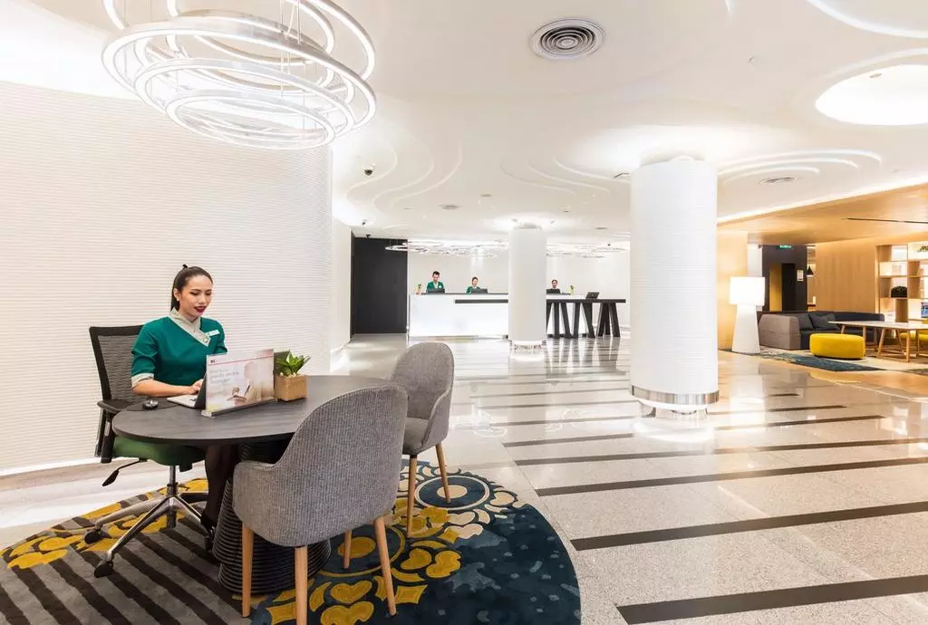 holiday_inn_bangkok_shabavizparvaz_03.jpg holiday_inn_bangkok_shabavizparvaz_03.jpg