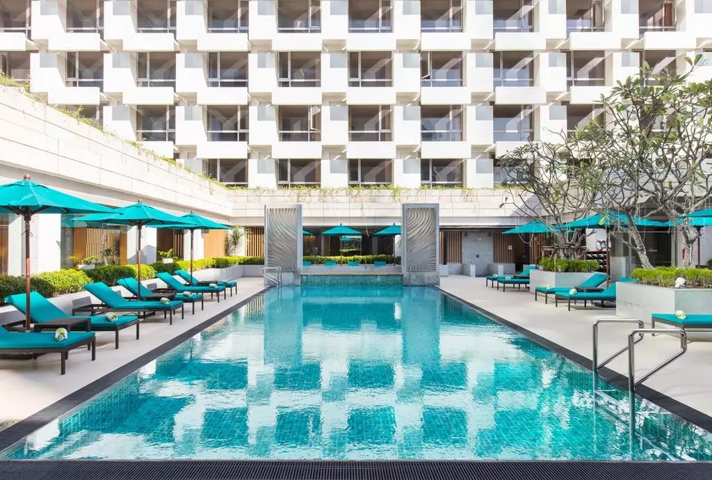 holiday_inn_bangkok_shabavizparvaz_04.jpg holiday_inn_bangkok_shabavizparvaz_04.jpg