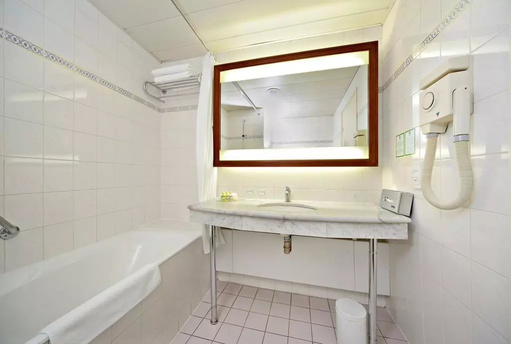 holiday_inn_moscow_seligerskaya_shabavizparvaz_04.jpg holiday_inn_moscow_seligerskaya_shabavizparvaz_04.jpg