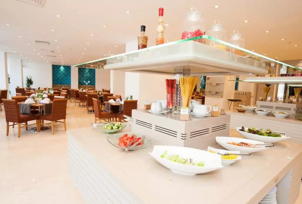 holiday_inn_shabavizparvaz_09.jpg