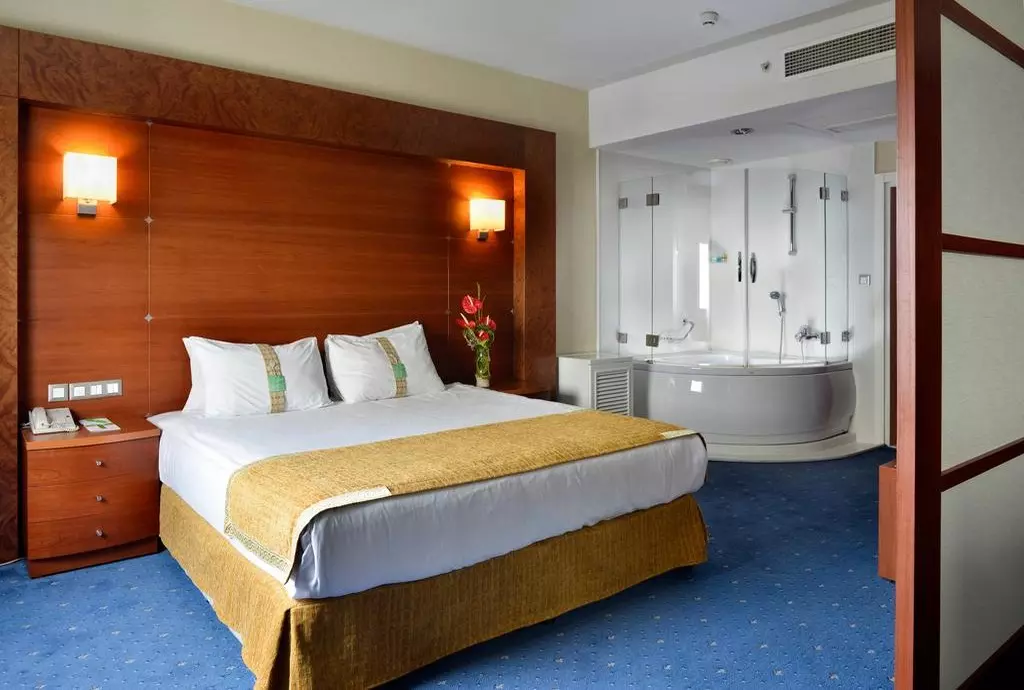 holiday_inn_shabavizparvaz_12.jpg