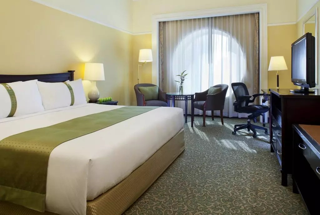 holiday_inn_silom_shabavizparvaz_13.jpg holiday_inn_silom_shabavizparvaz_13.jpg