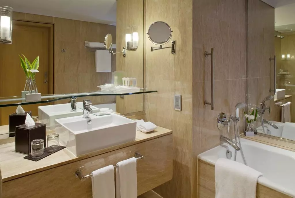 holiday_inn_silom_shabavizparvaz_15.jpg holiday_inn_silom_shabavizparvaz_15.jpg