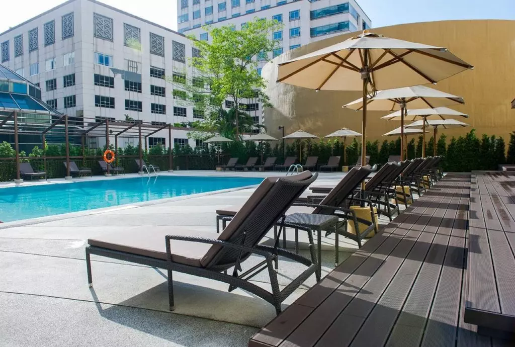 holiday_inn_silom_shabavizparvaz_17.jpg holiday_inn_silom_shabavizparvaz_17.jpg