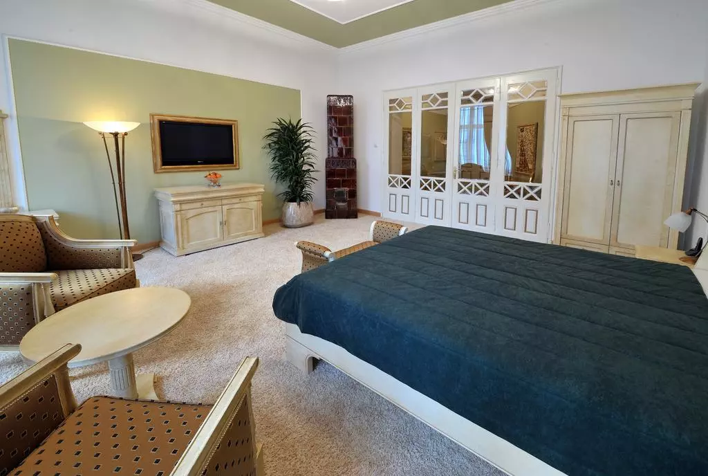 hotel_rezime_crown_shabavizparvaz_12.jpg hotel_rezime_crown_shabavizparvaz_12.jpg