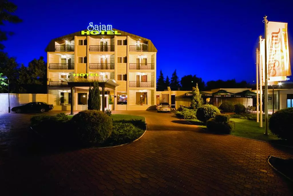 hotel_sajam_novi_sad_shabavizparvaz_01.jpg