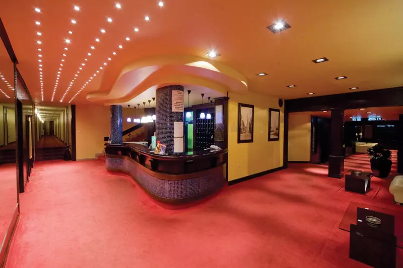 hotel_sajam_novi_sad_shabavizparvaz_02.jpg
