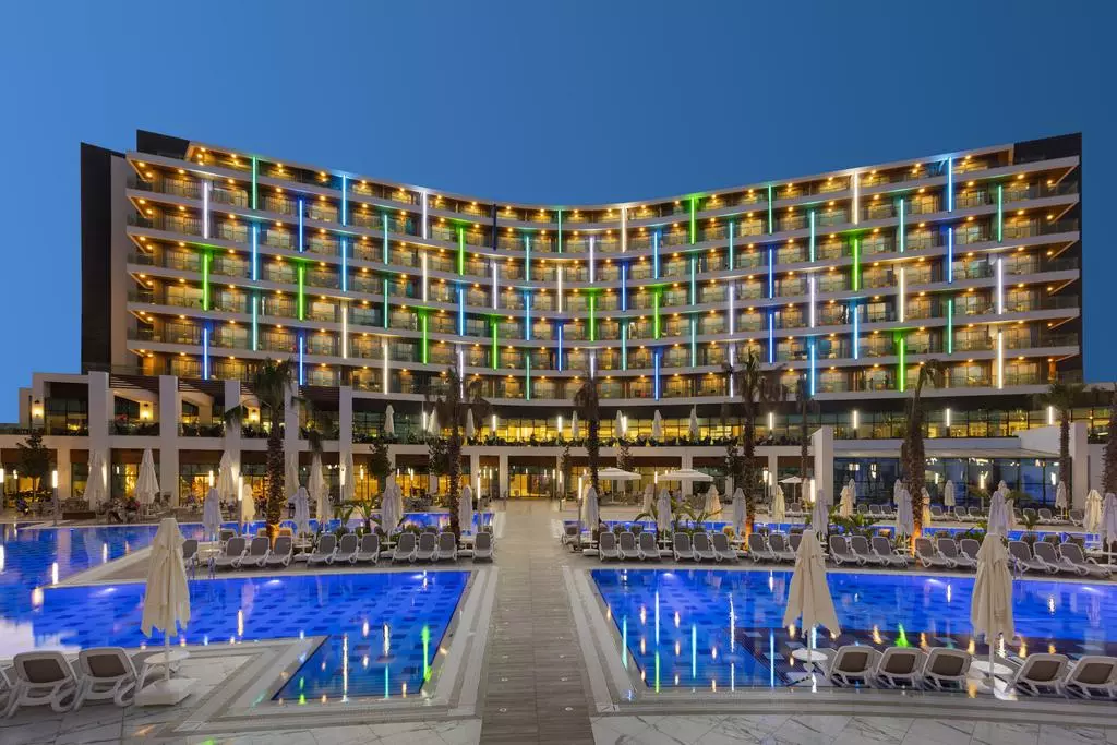 hotel_wind_of_lara_shabavizparvaz_01.jpg