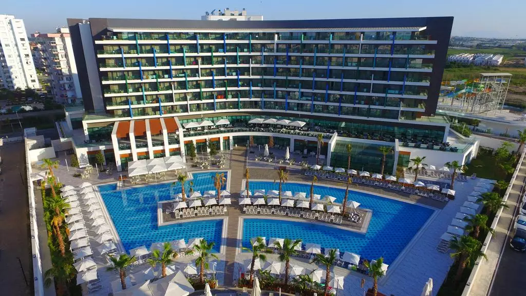 hotel_wind_of_lara_shabavizparvaz_02.jpg