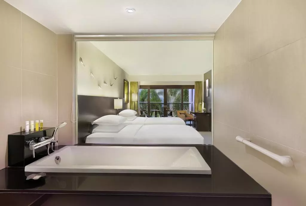 hyatt_regency_phuket_resort_shabavizparvaz_08.jpg