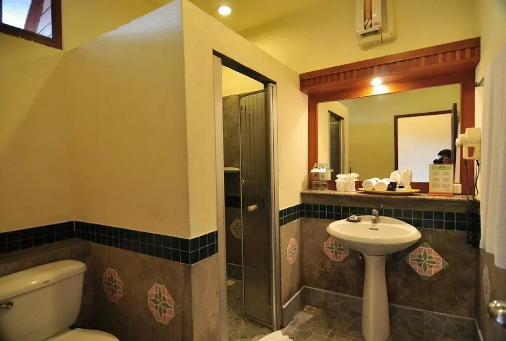 hyton_leelavadee_shabavizparvaz_11.jpg hyton_leelavadee_shabavizparvaz_11.jpg