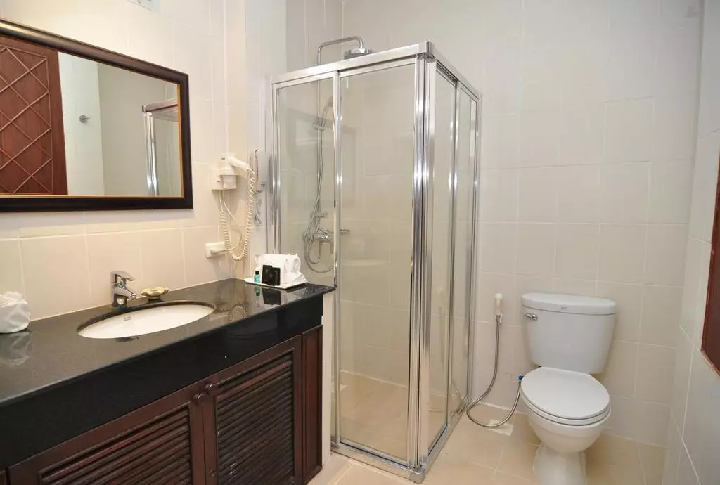 hyton_leelavadee_shabavizparvaz_16.jpg hyton_leelavadee_shabavizparvaz_16.jpg