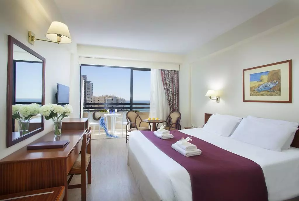 kapetanios_odyssia_limassol_shabavizparvaz_05.jpg