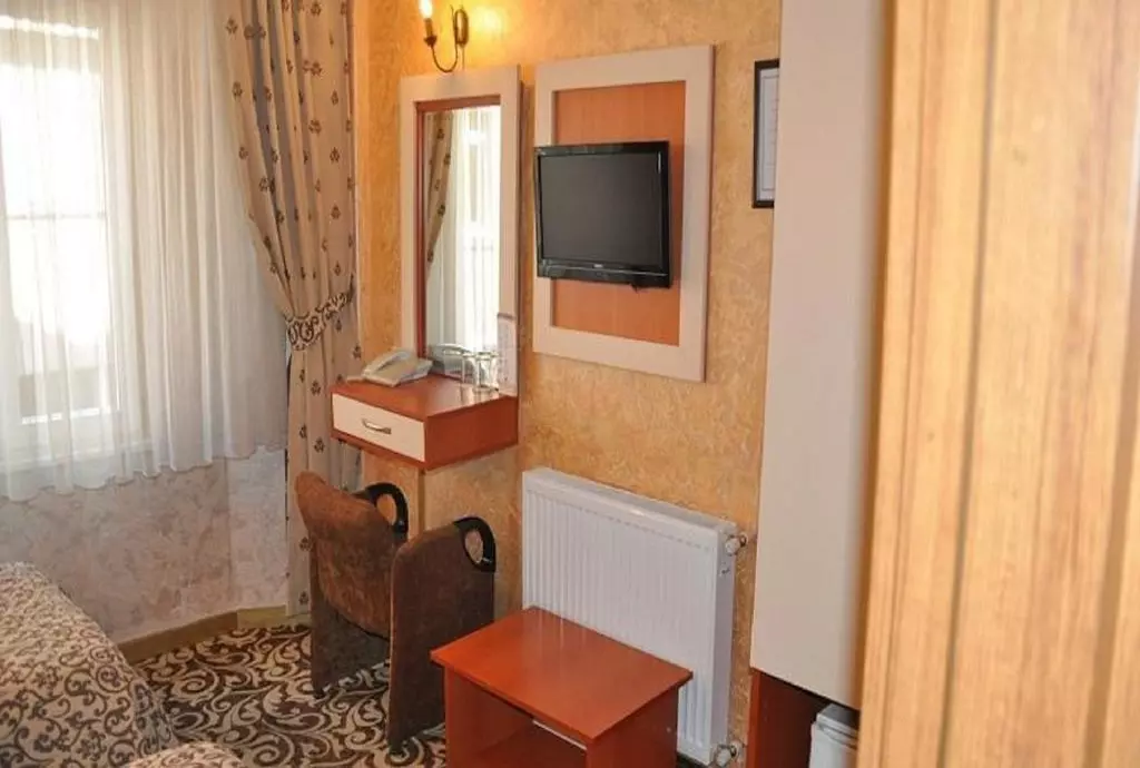 kaya_madrid_shabavizparvaz_02.jpg