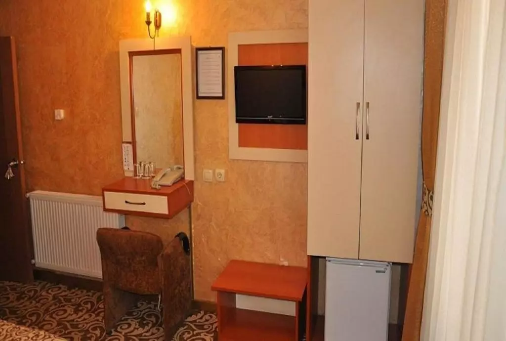 kaya_madrid_shabavizparvaz_04.jpg