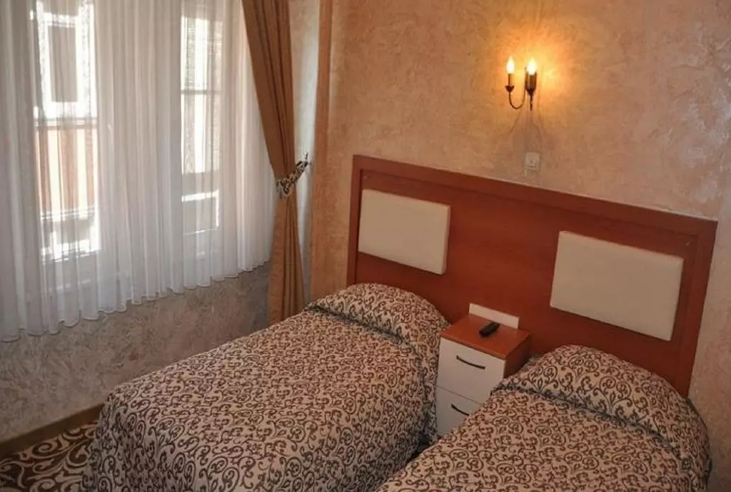 kaya_madrid_shabavizparvaz_06.jpg