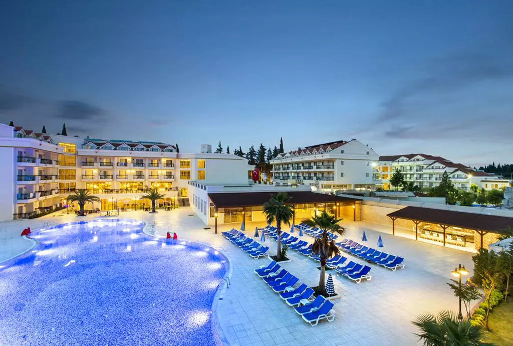 kemer_dreams_shabavizparvaz_01.jpg