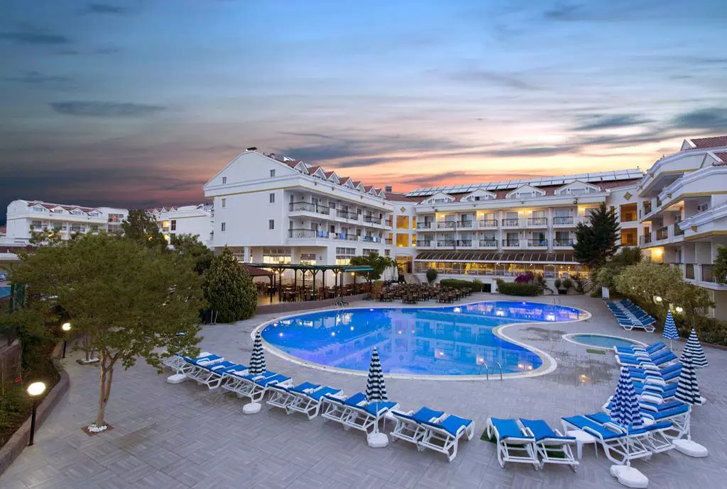 kemer_dreams_shabavizparvaz_03.jpg