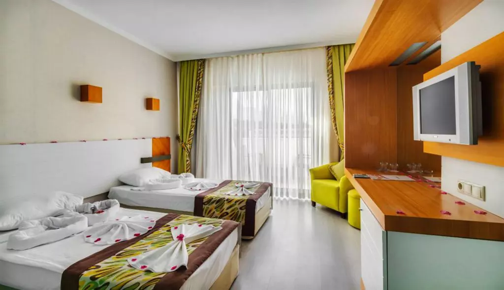 kemer_millenium_resort_shabavizparvaz_14.jpg