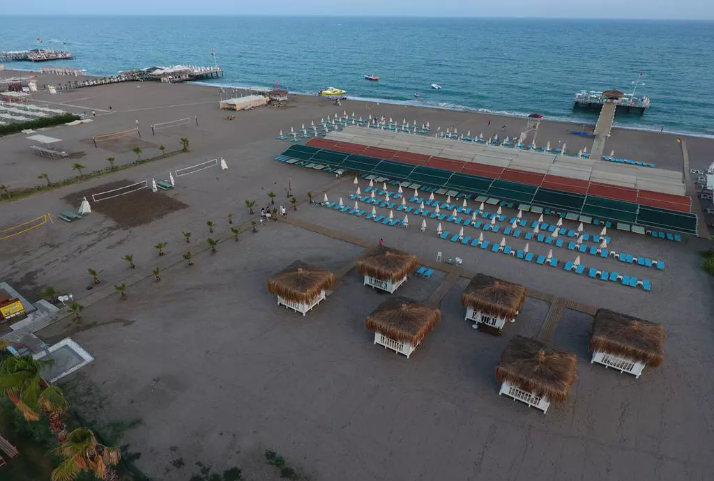 lara_family_club_shabavizparvaz_07.jpg lara_family_club_shabavizparvaz_07.jpg