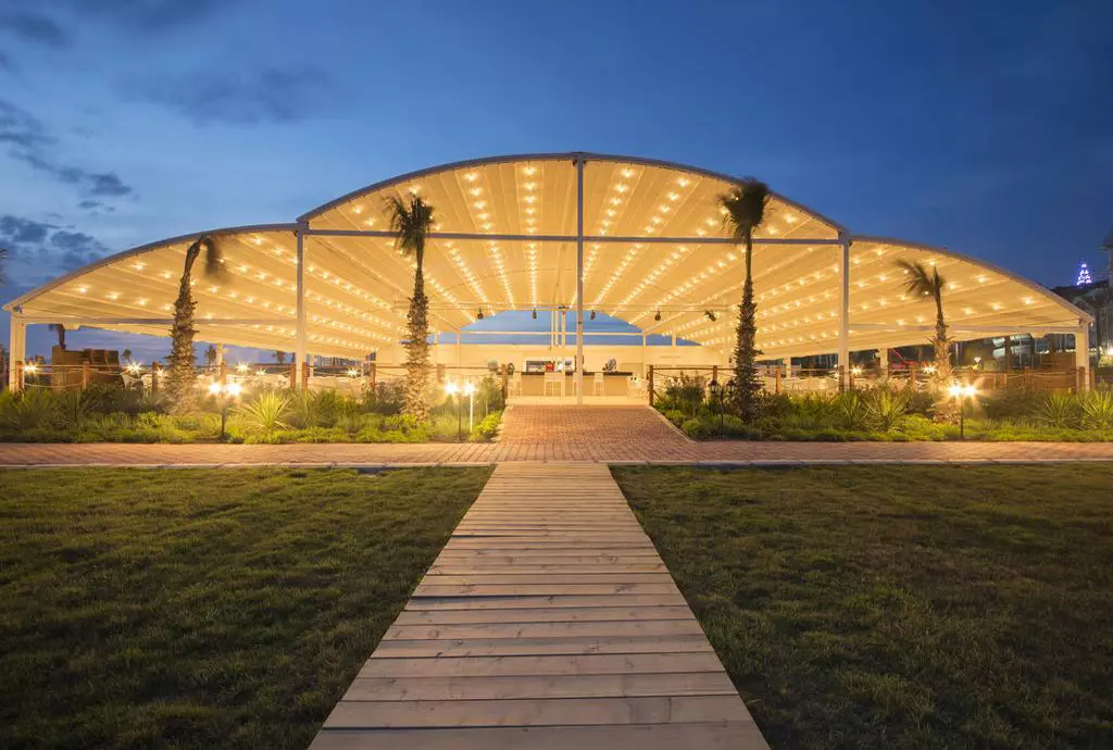 lara_family_club_shabavizparvaz_09.jpg lara_family_club_shabavizparvaz_09.jpg