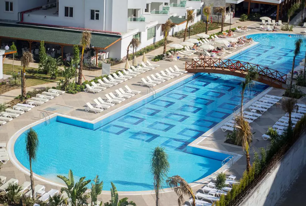 lara_family_club_shabavizparvaz_10.jpg lara_family_club_shabavizparvaz_10.jpg