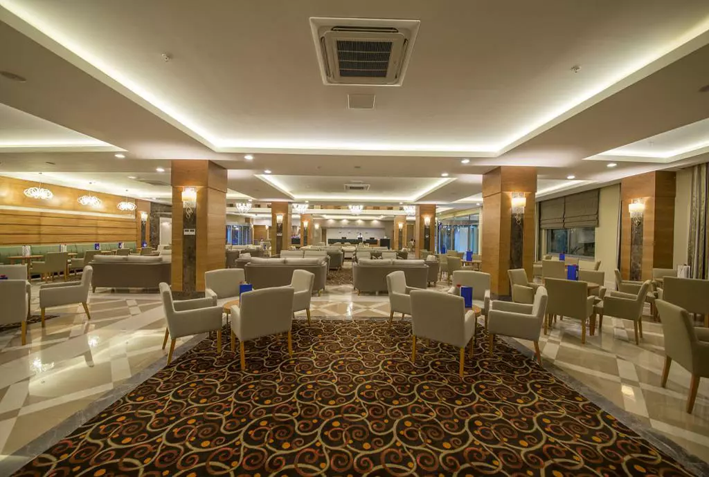 lara_family_club_shabavizparvaz_14.jpg lara_family_club_shabavizparvaz_14.jpg