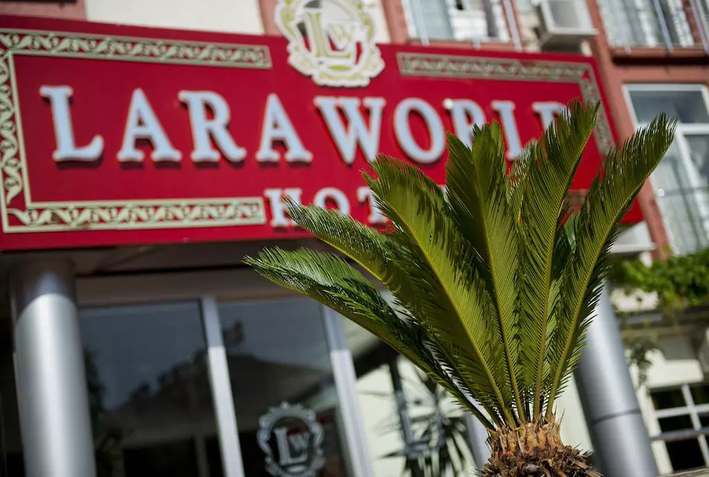 lara_world_shabavizparvaz_06.jpg