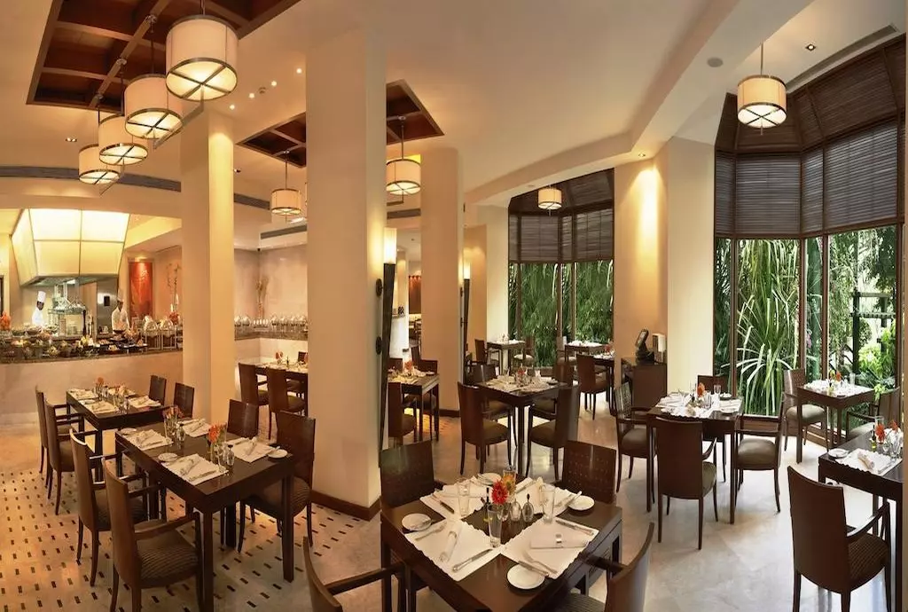 leela_mumbai_shabavizparvaz_03.jpg leela_mumbai_shabavizparvaz_03.jpg