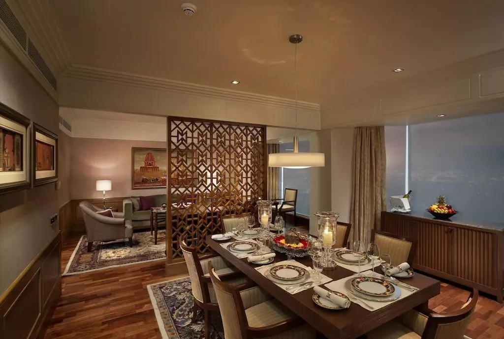 leela_mumbai_shabavizparvaz_12.jpg leela_mumbai_shabavizparvaz_12.jpg