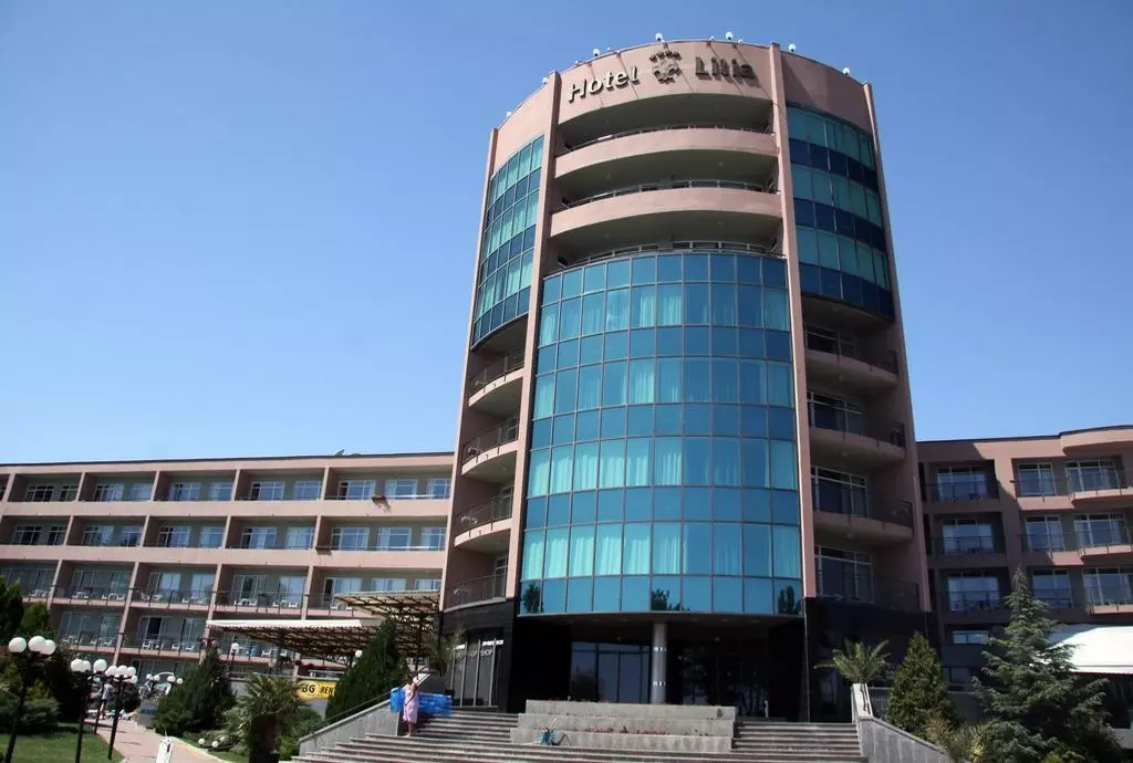 lilia_hotel_varna_shabavizparvaz_01.jpg