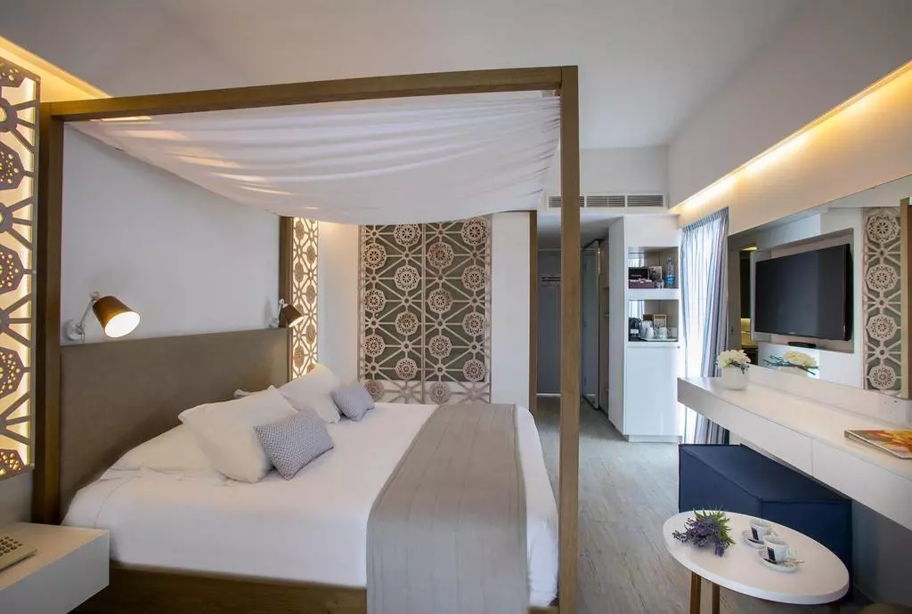 lordos_breach_shabavizparvaz_07.jpg lordos_breach_shabavizparvaz_07.jpg