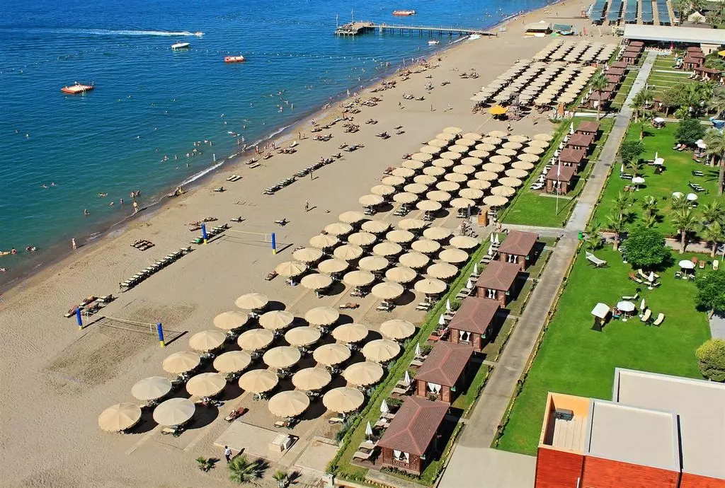 maritim_pine_beach_shabavizparvaz_03.jpg