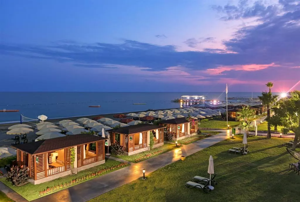 maritim_pine_beach_shabavizparvaz_04.jpg
