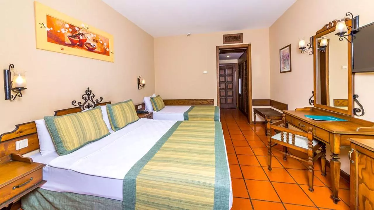 marmarispalace19_shabaviz.jpg marmarispalace19_shabaviz.jpg