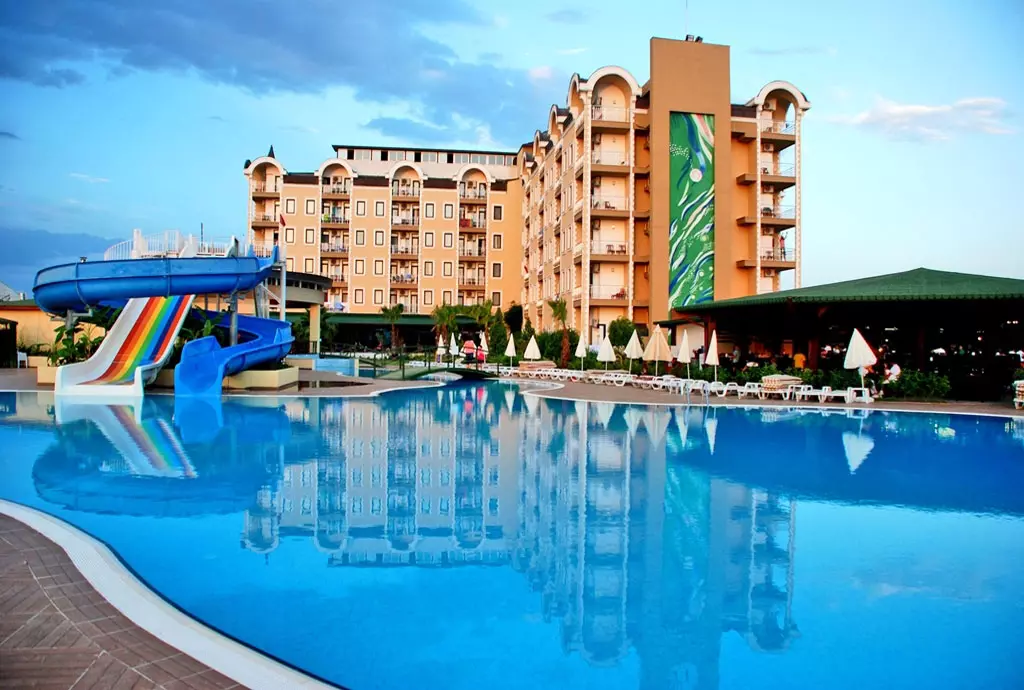 maya_world_belek_shabavizparvaz_03.jpg maya_world_belek_shabavizparvaz_03.jpg
