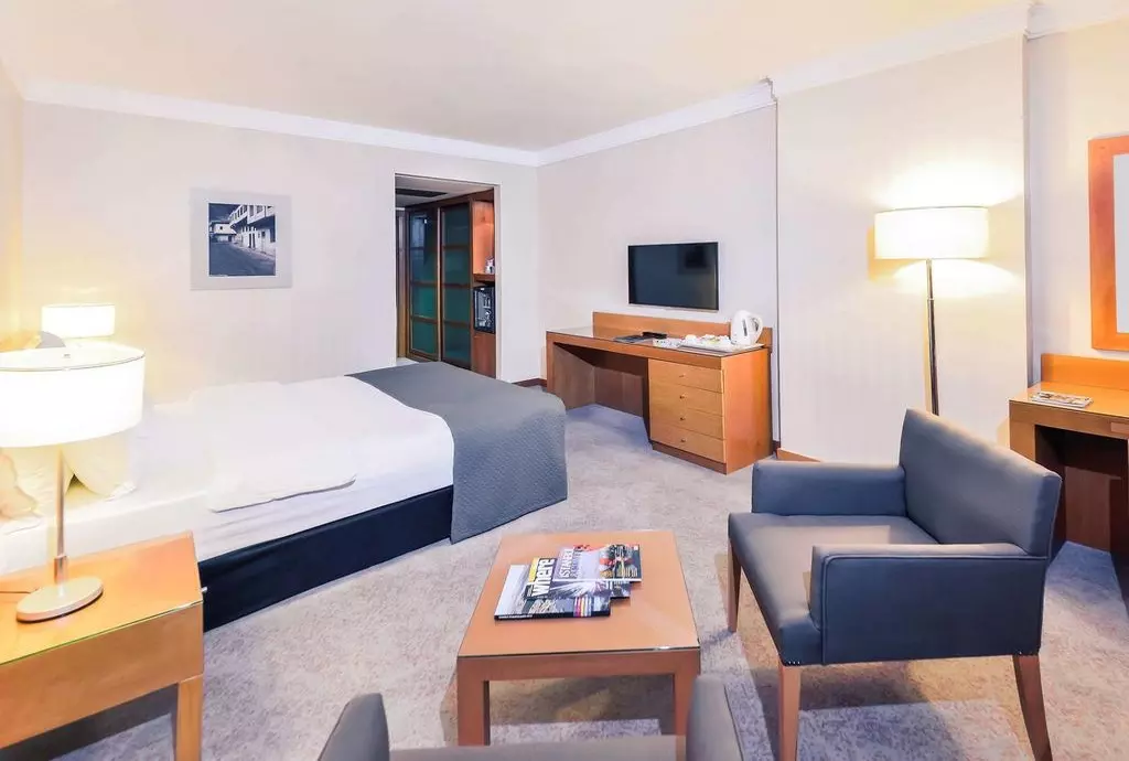 mercure_bosphorus_shabavizparvaz_01.jpg mercure_bosphorus_shabavizparvaz_01.jpg